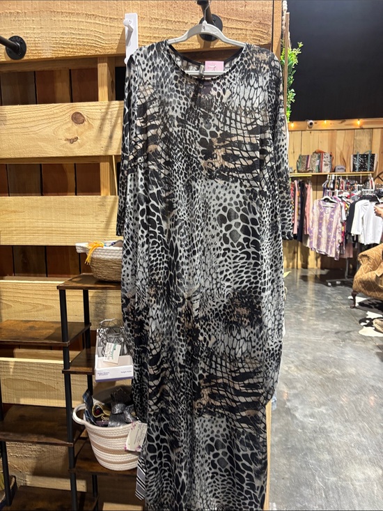 Dresses & Skirts - New Boutique Dress